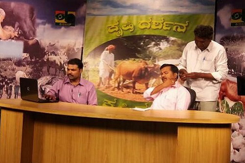 Television show in krushidharshan local language program attended by the Veterinarian