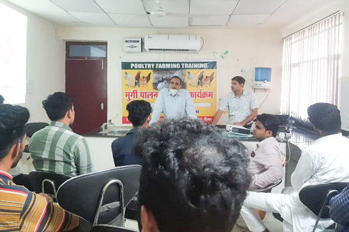 Seven day vocational poultry farming training organized (4)